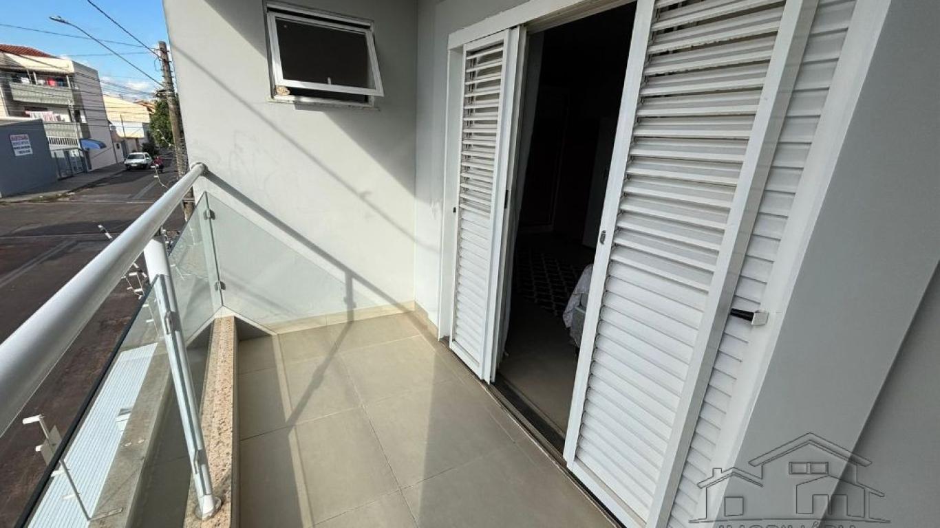 CASA NA Vila Tênis Clube em Assis