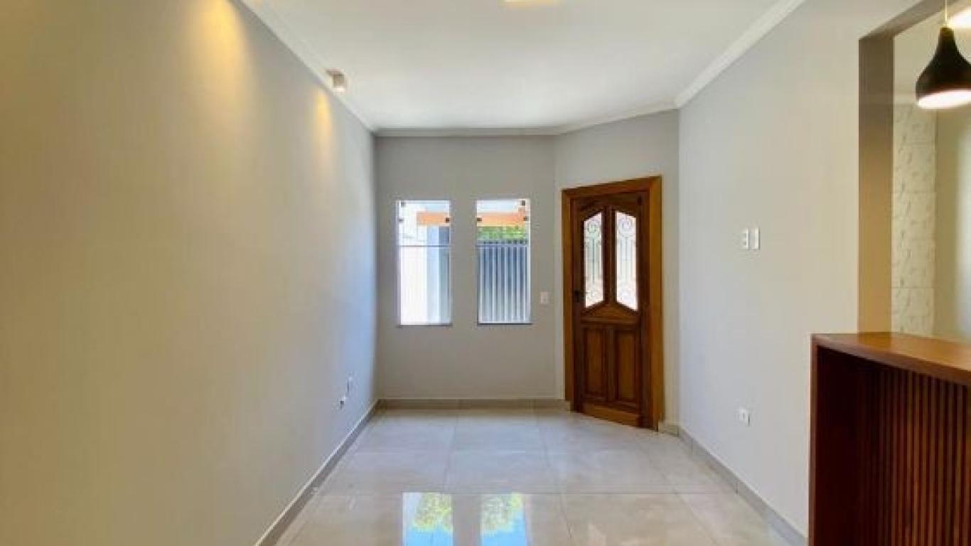 CASA NA Vila Nova Florínea em Assis