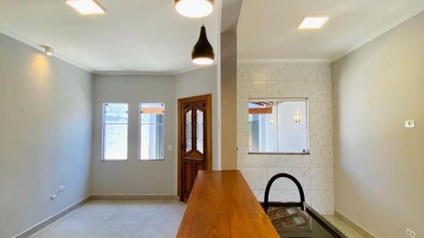 CASA NA Vila Nova Florínea em Assis
