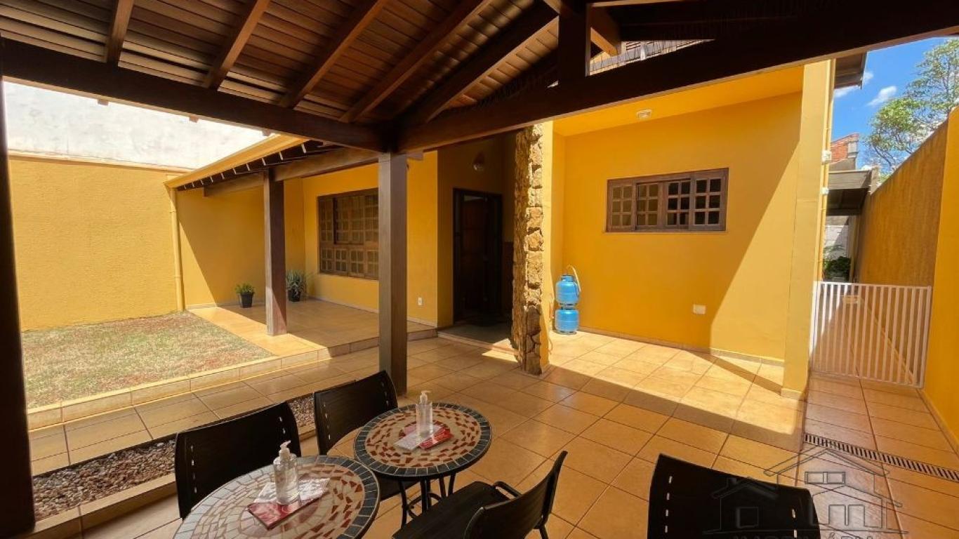 CASA NO Jardim Morumbi em Assis