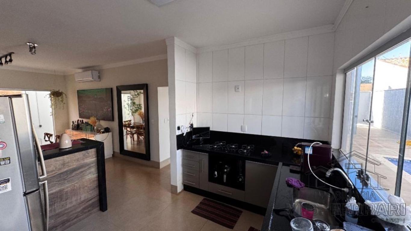 CASA NA Vila Ouro Verde em Assis