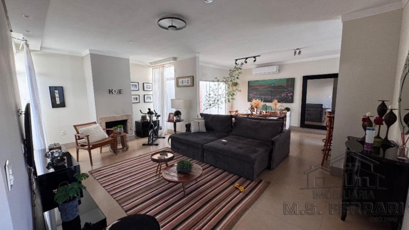 CASA NA Vila Ouro Verde em Assis
