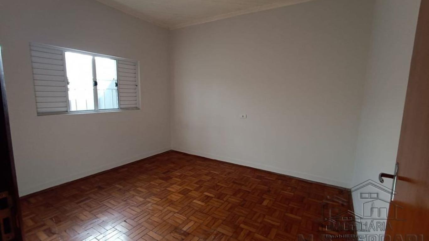 CASA NA Vila Glória em Assis