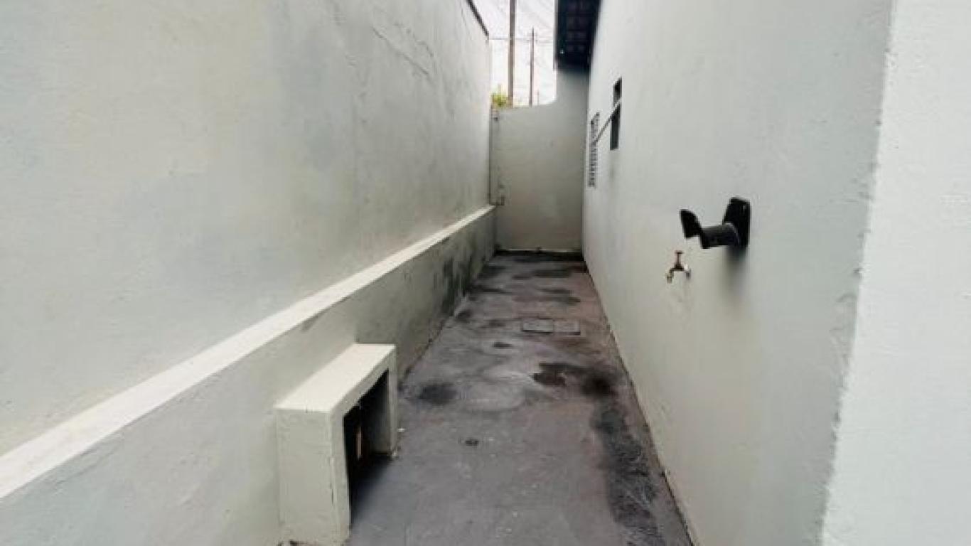 CASA NA Vila Operária em Assis