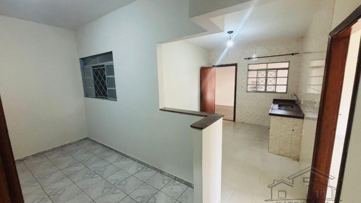 CASA NA Vila Operária em Assis