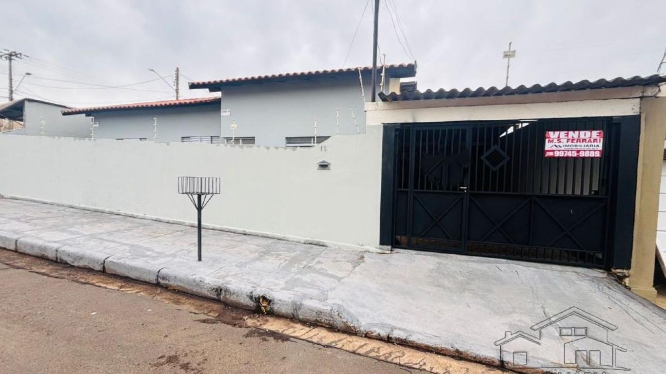 CASA NA Vila Operária em Assis