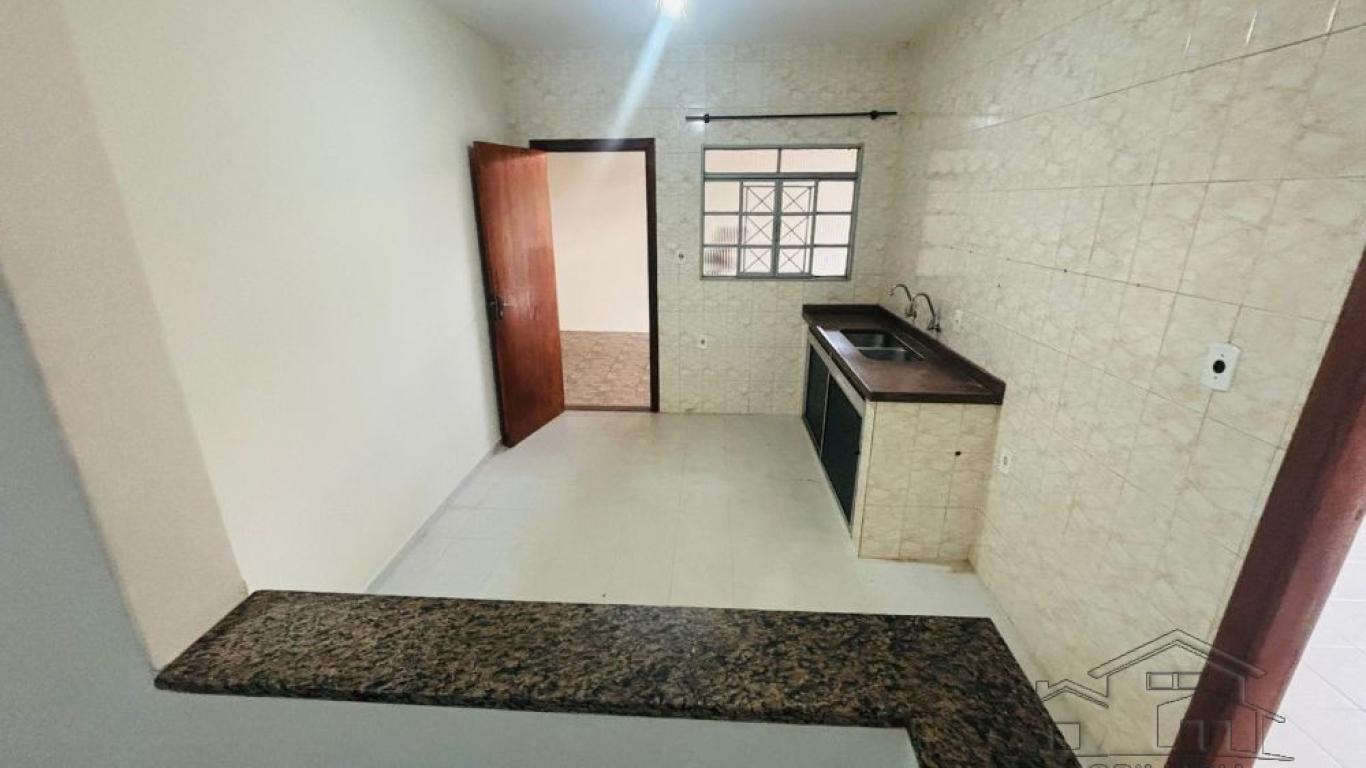 CASA NA Vila Operária em Assis