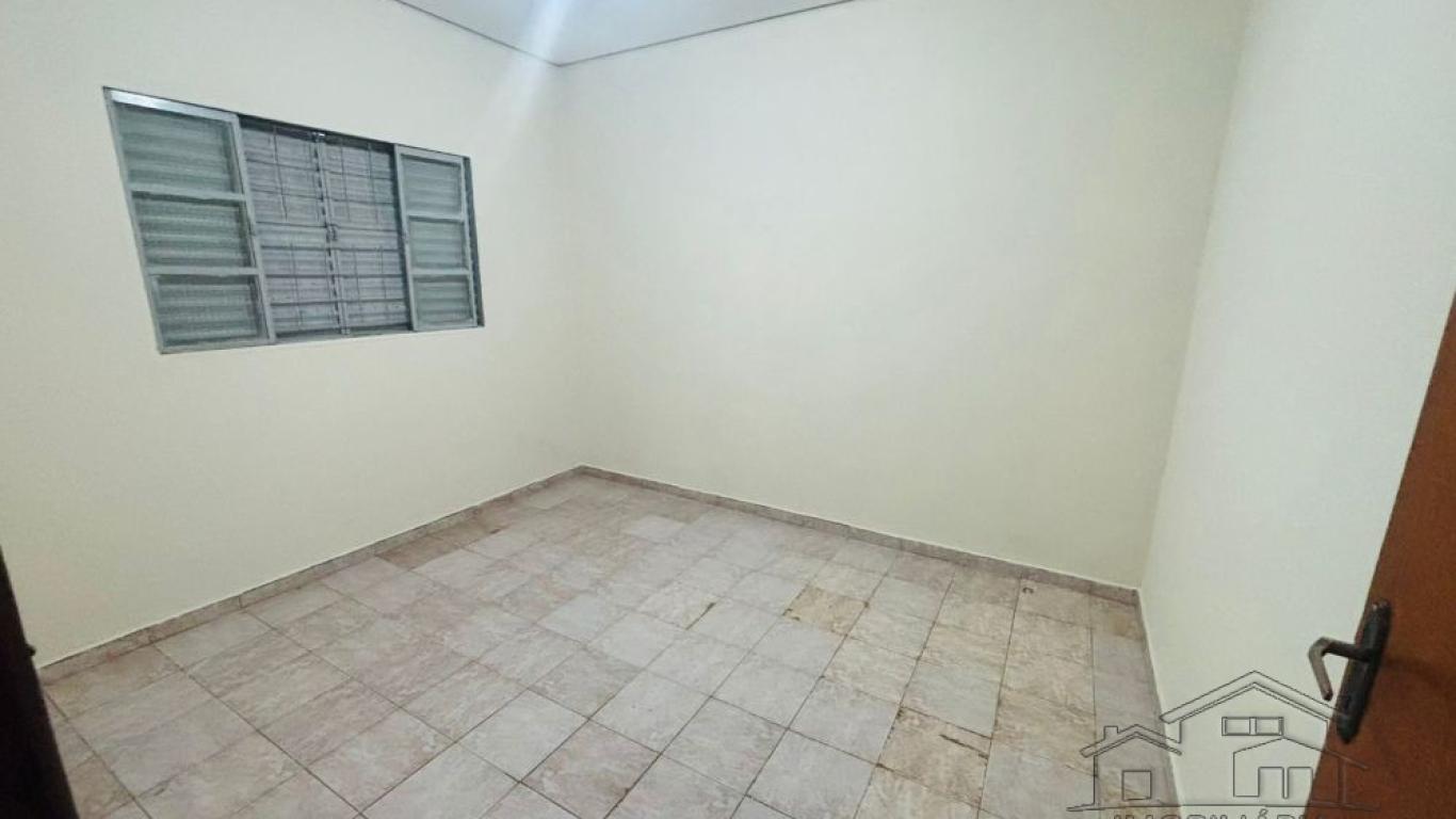CASA NA Vila Operária em Assis