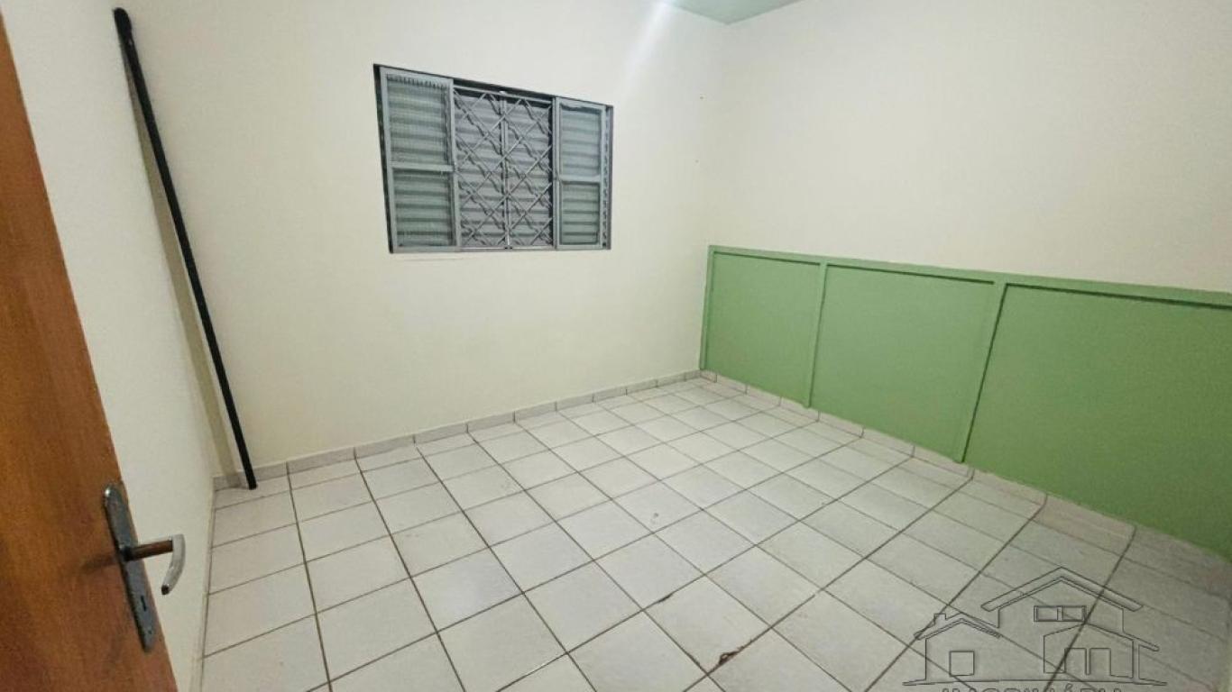 CASA NA Vila Operária em Assis