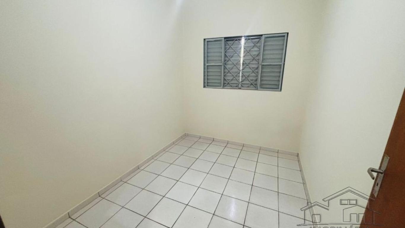 CASA NA Vila Operária em Assis