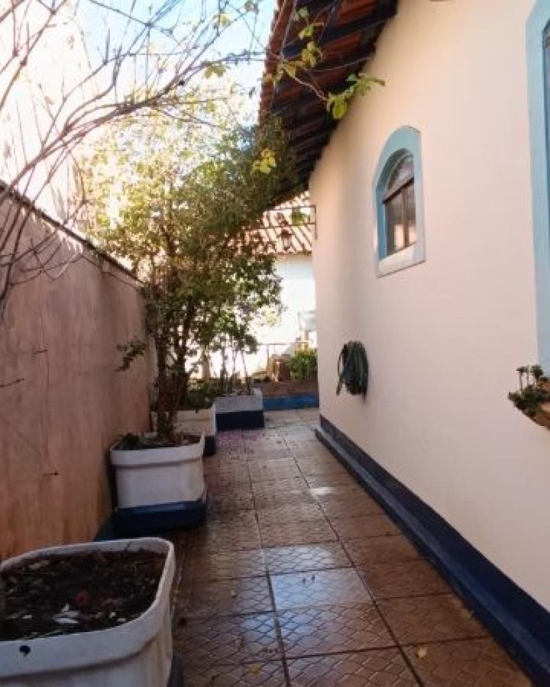CASA NA Vila Tênis Clube em Assis