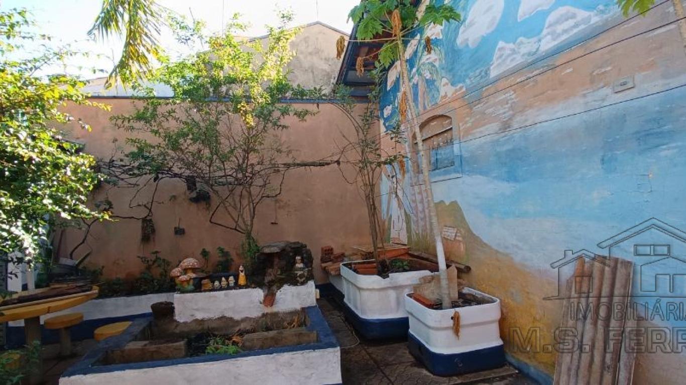 CASA NA Vila Tênis Clube em Assis