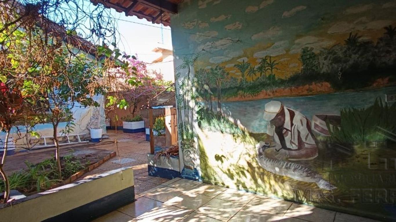 CASA NA Vila Tênis Clube em Assis