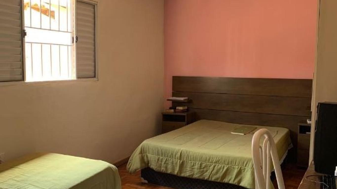 CASA NA Vila Brasileira em Assis