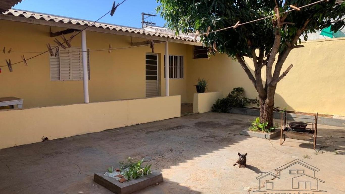CASA NA Vila Brasileira em Assis