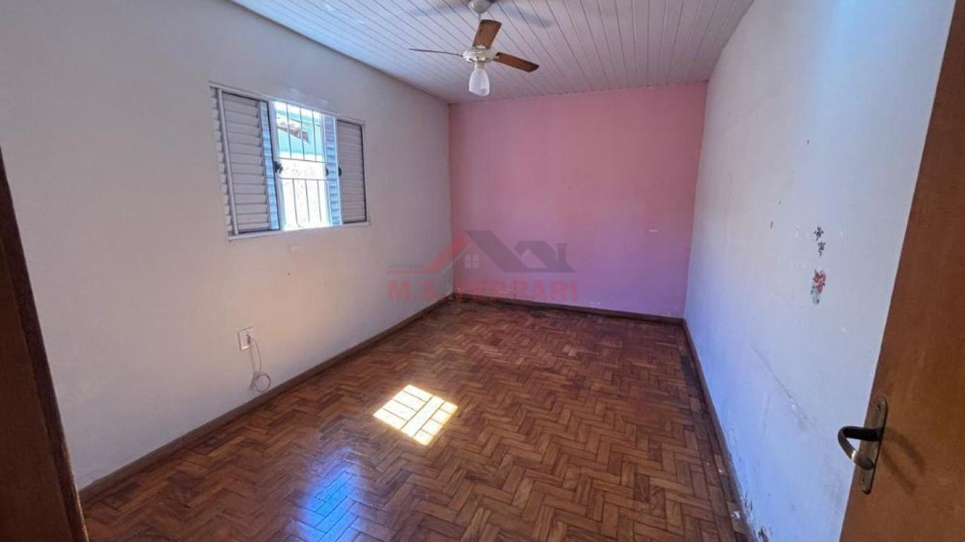 CASA NA Vila Brasileira em Assis