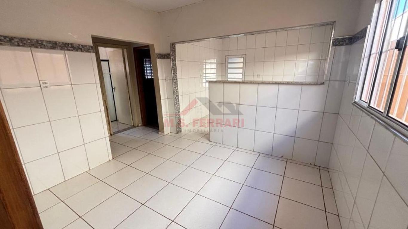 CASA NA Vila Brasileira em Assis