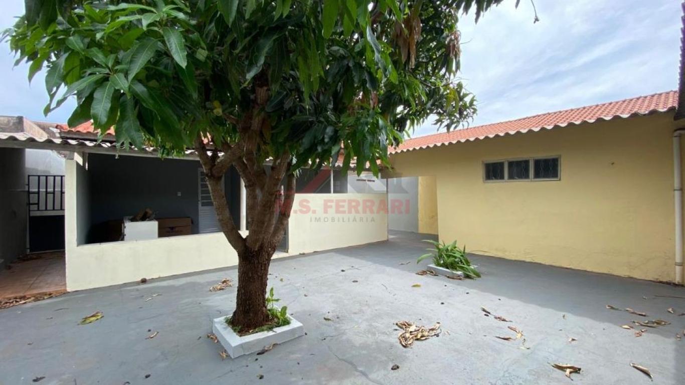 CASA NA Vila Brasileira em Assis