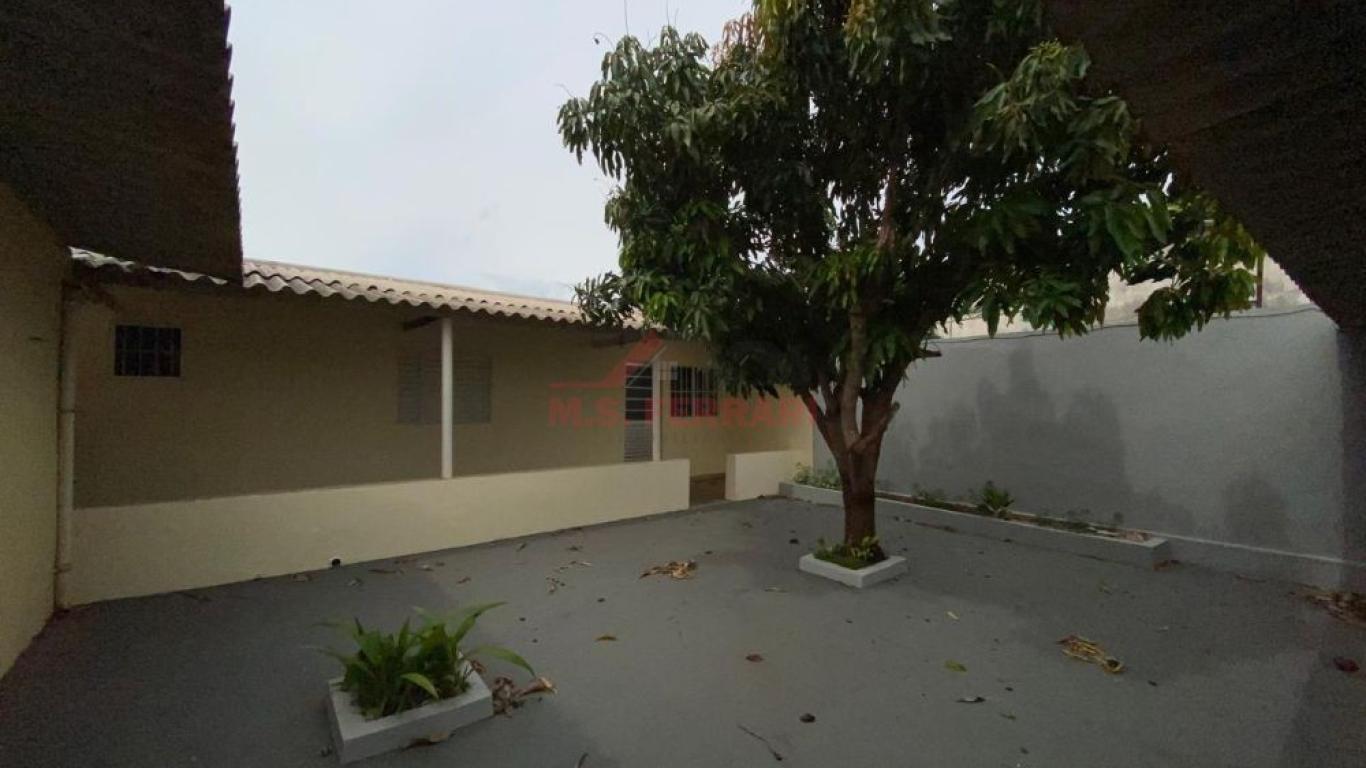 CASA NA Vila Brasileira em Assis