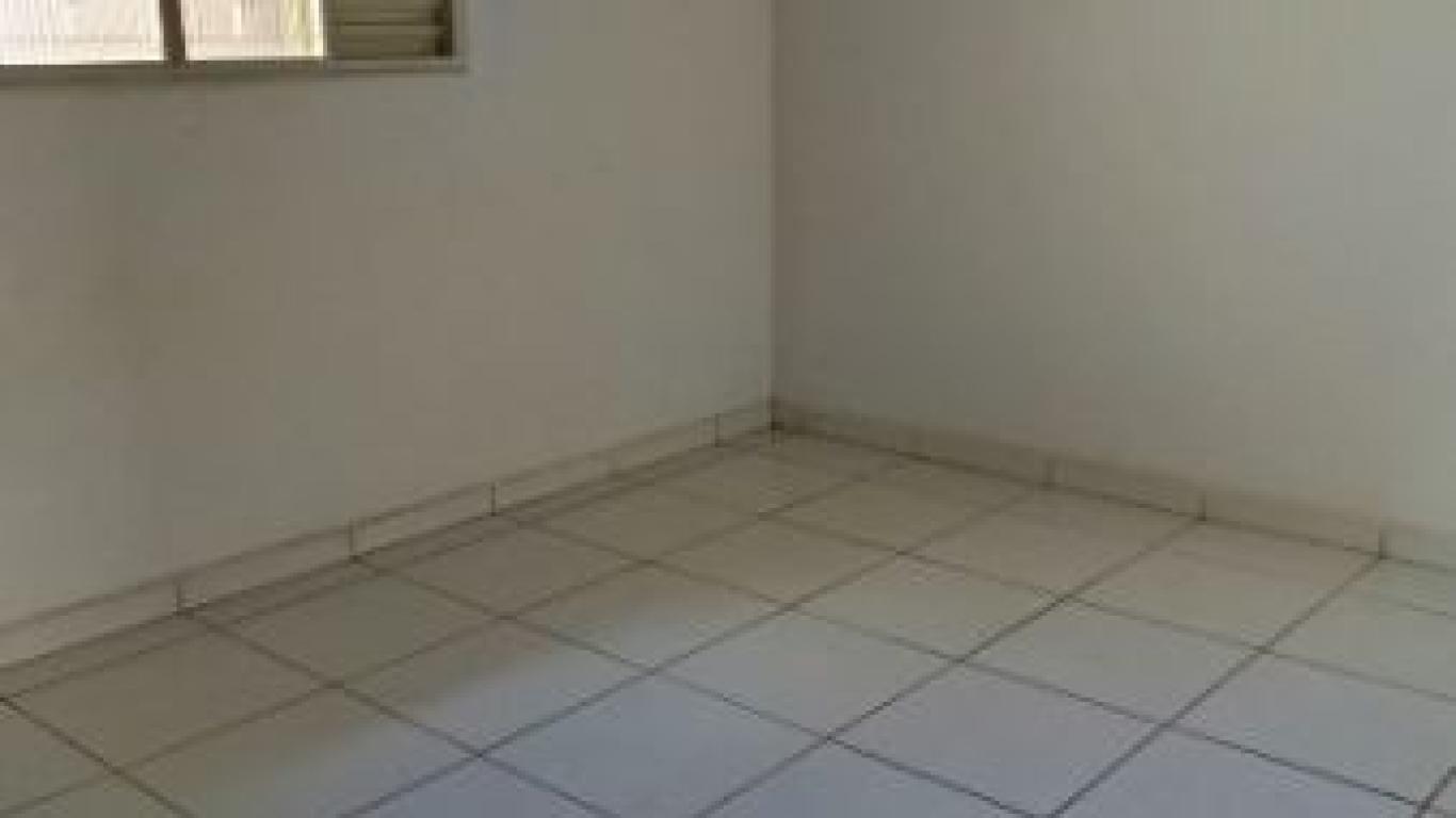CASA NA Núcleo Habitacional Dirceu Gomes Cervilha em Assis