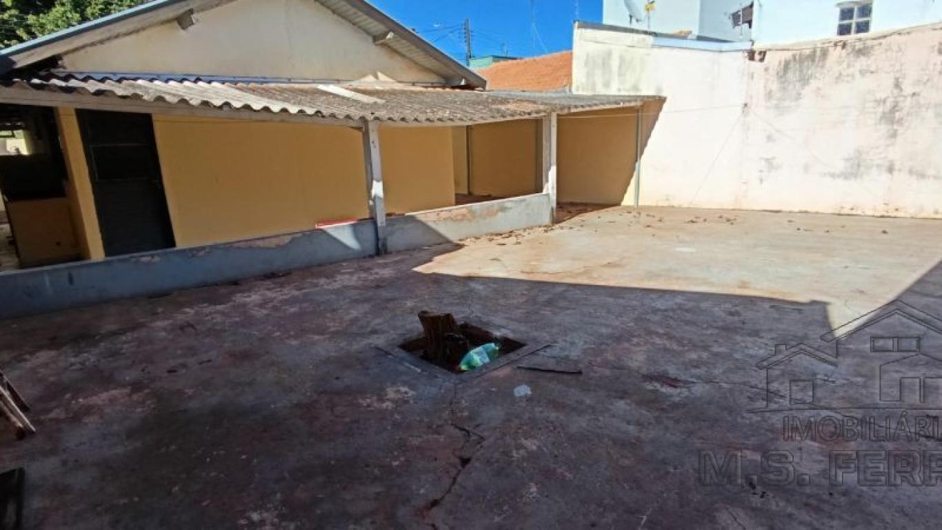 CASA NA Conjunto Habitacional Assis IV em Assis