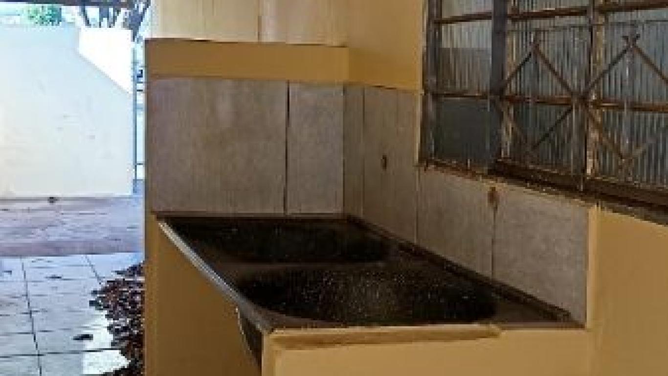 CASA NA Conjunto Habitacional Assis IV em Assis