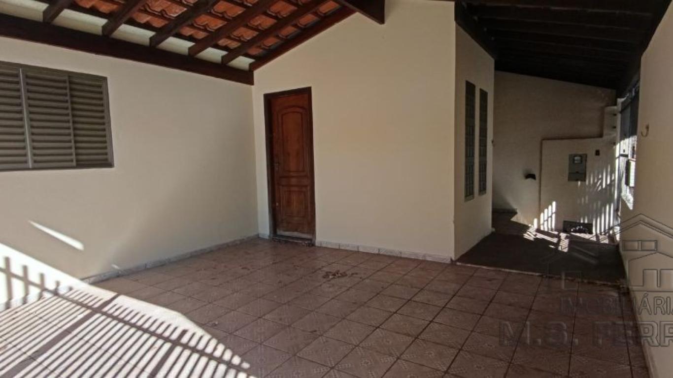 CASA NA Vila Tênis Clube em Assis