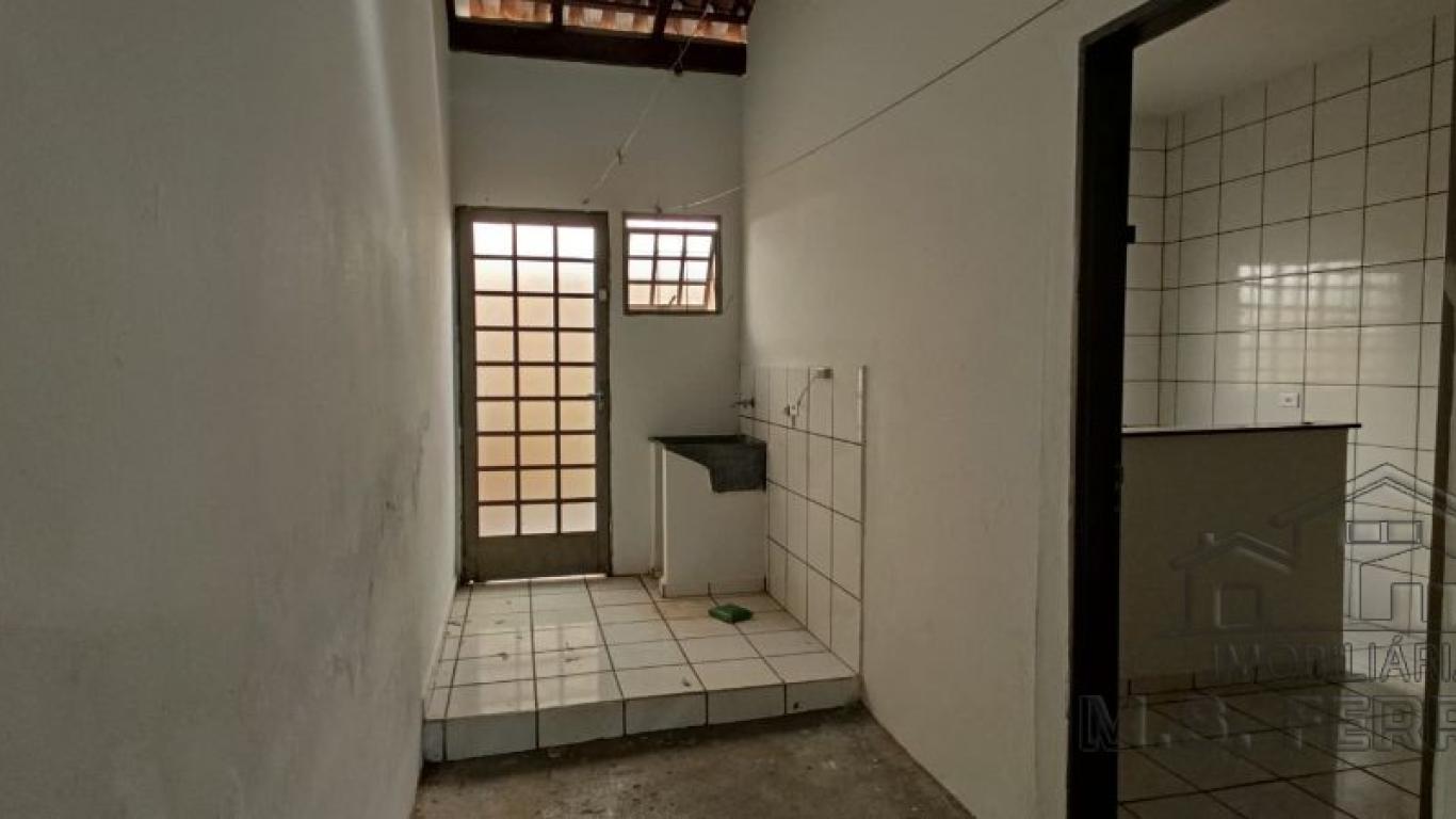 CASA NA Vila Tênis Clube em Assis