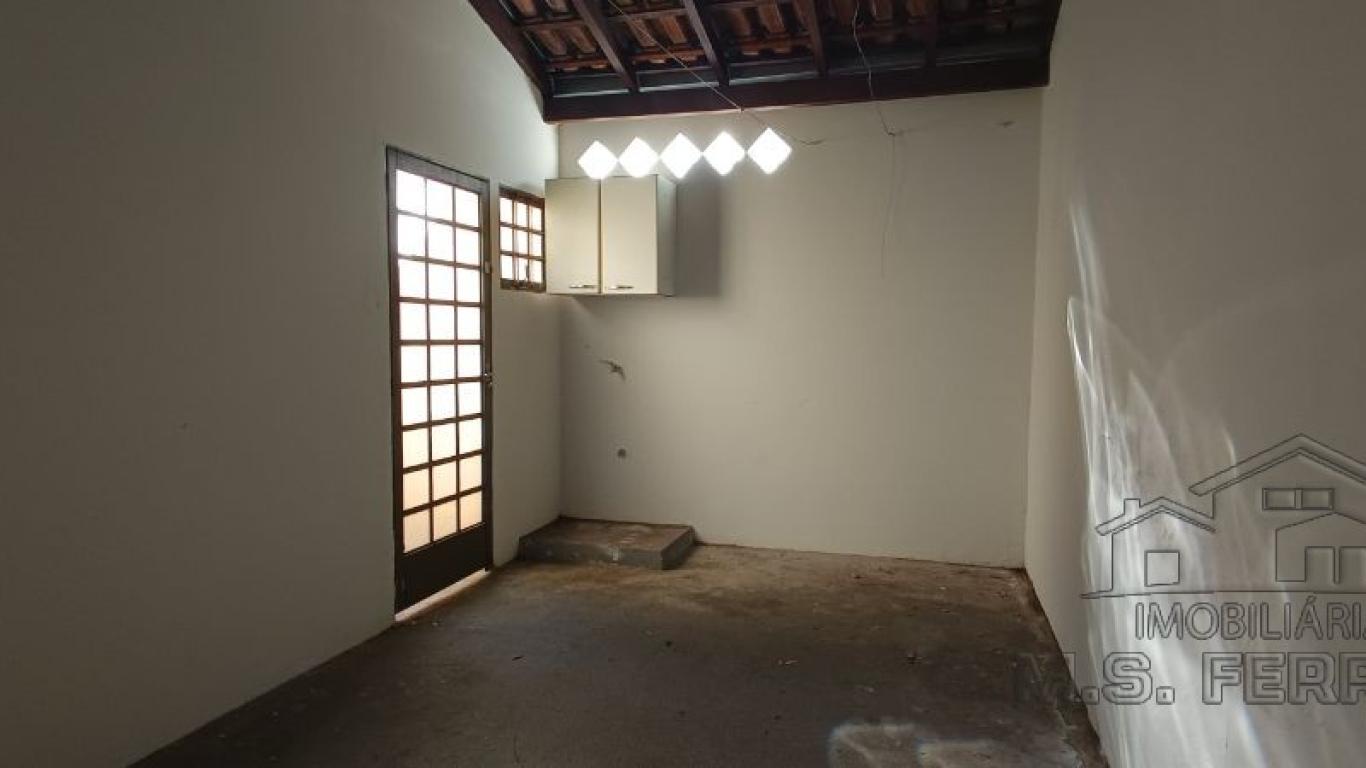 CASA NA Vila Tênis Clube em Assis