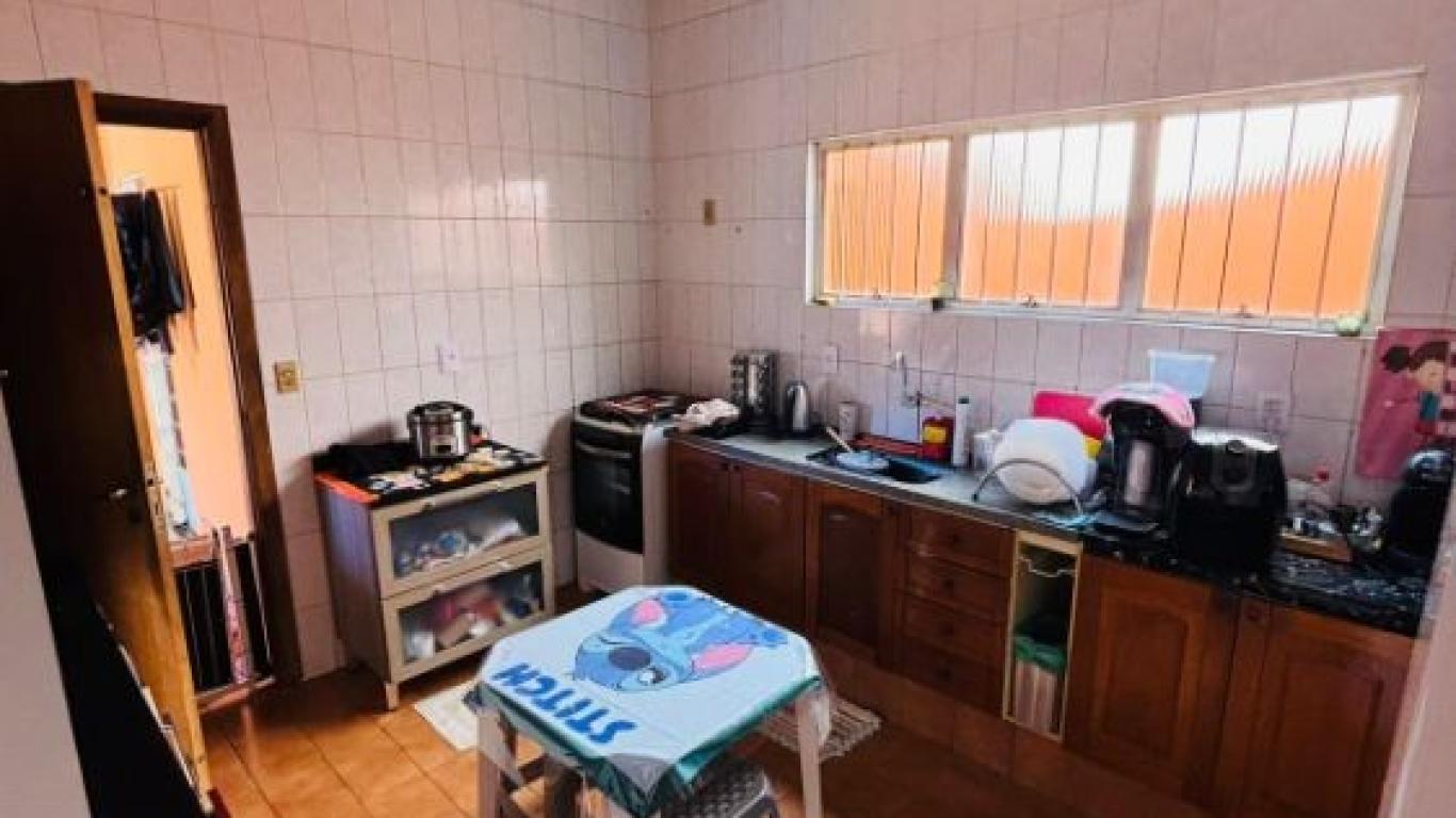 CASA NA Vila Clementina em Assis