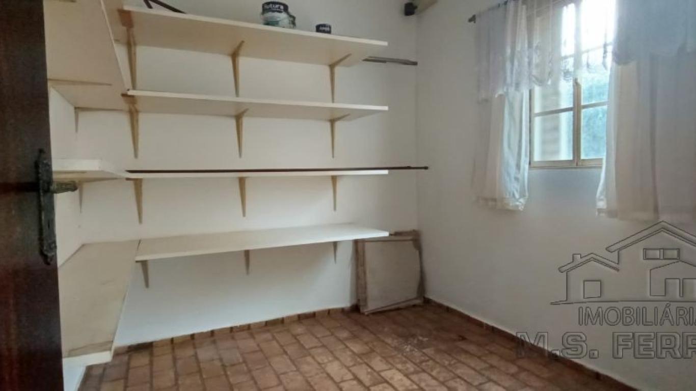 CASA NA Vila Tênis Clube em Assis