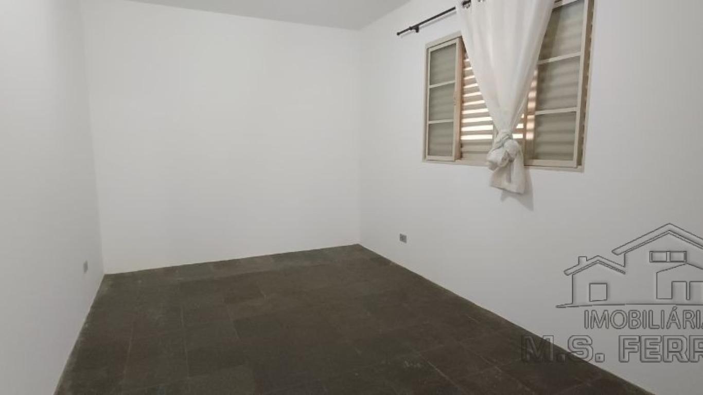CASA NA Vila Tênis Clube em Assis