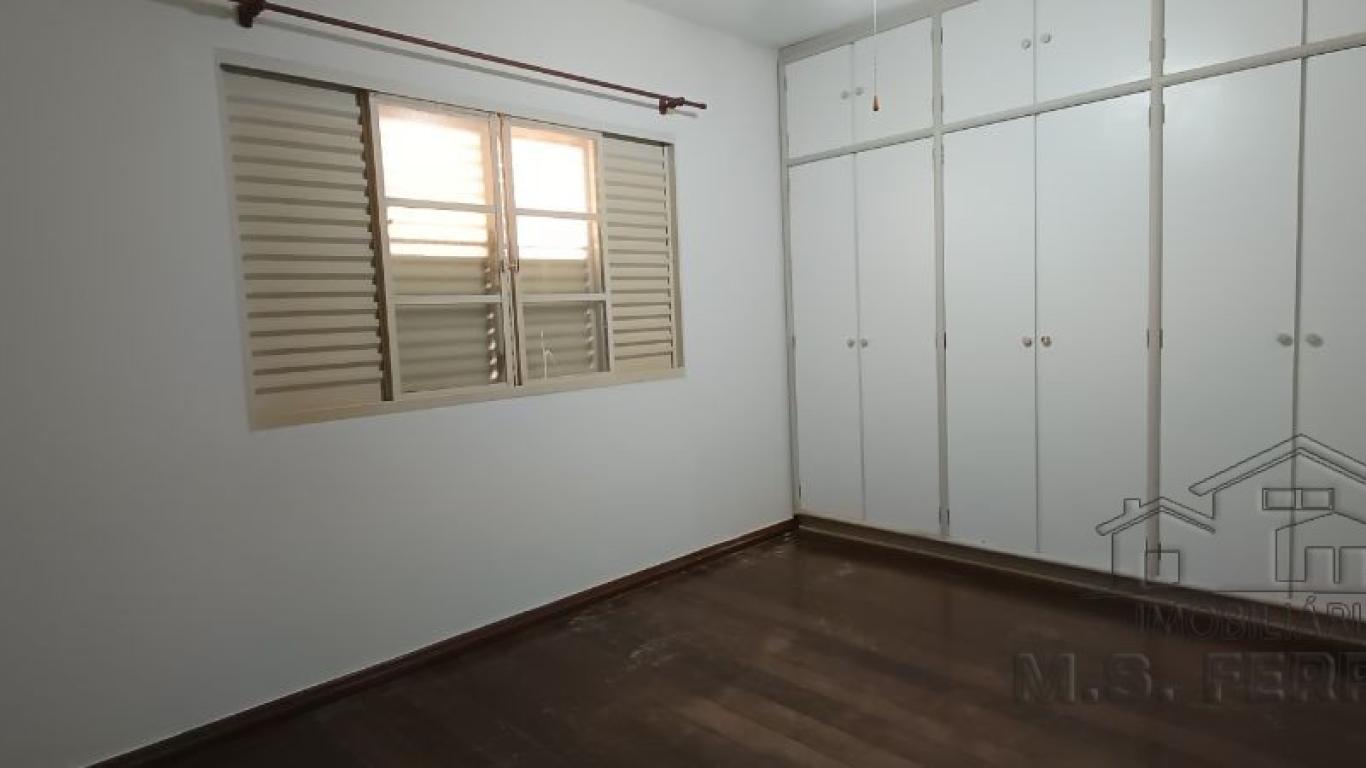 CASA NA Vila Tênis Clube em Assis