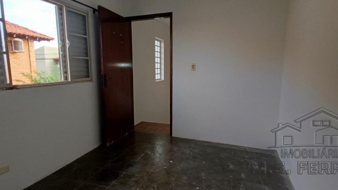 CASA NA Vila Tênis Clube em Assis