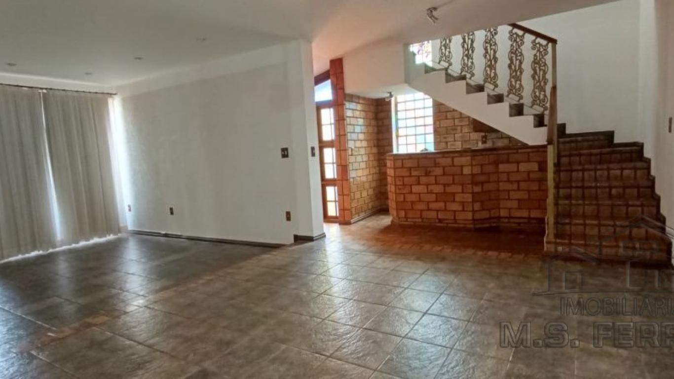 CASA NA Vila Tênis Clube em Assis