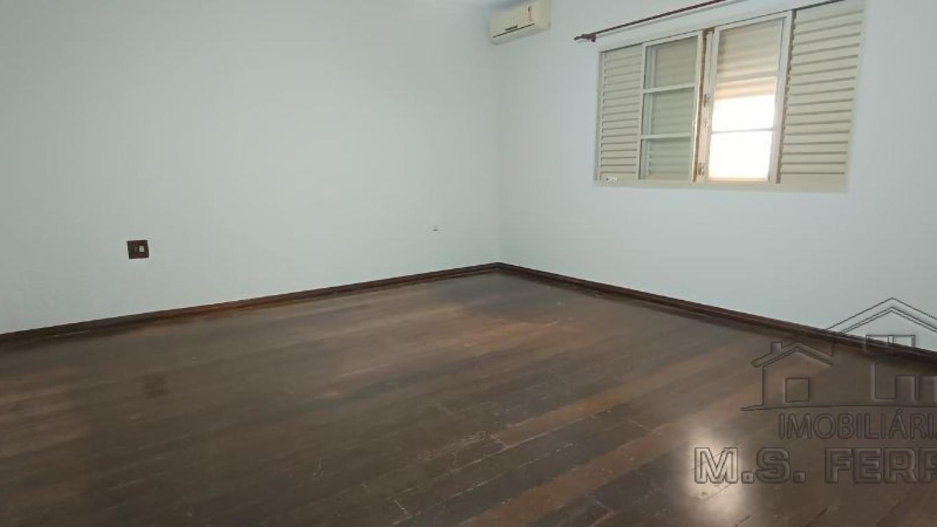 CASA NA Vila Tênis Clube em Assis