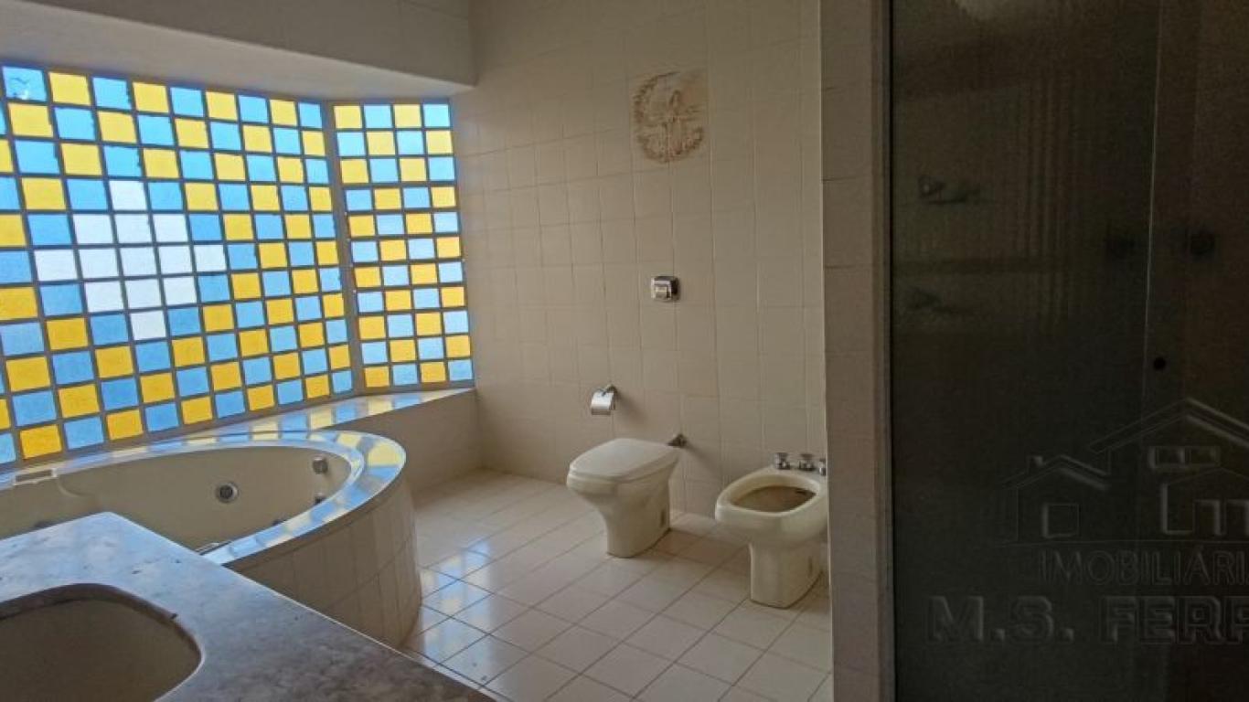 CASA NA Vila Tênis Clube em Assis