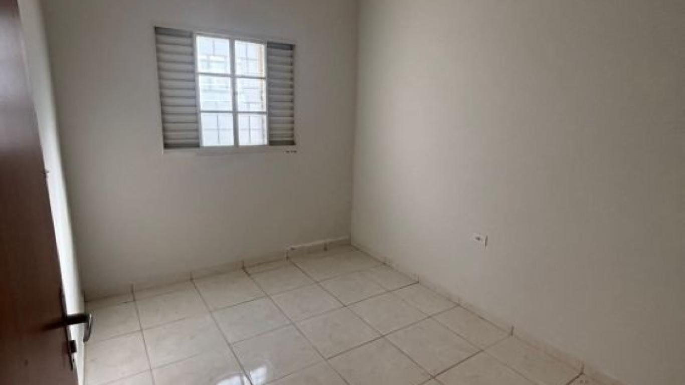 CASA NA Vila Independência em Assis
