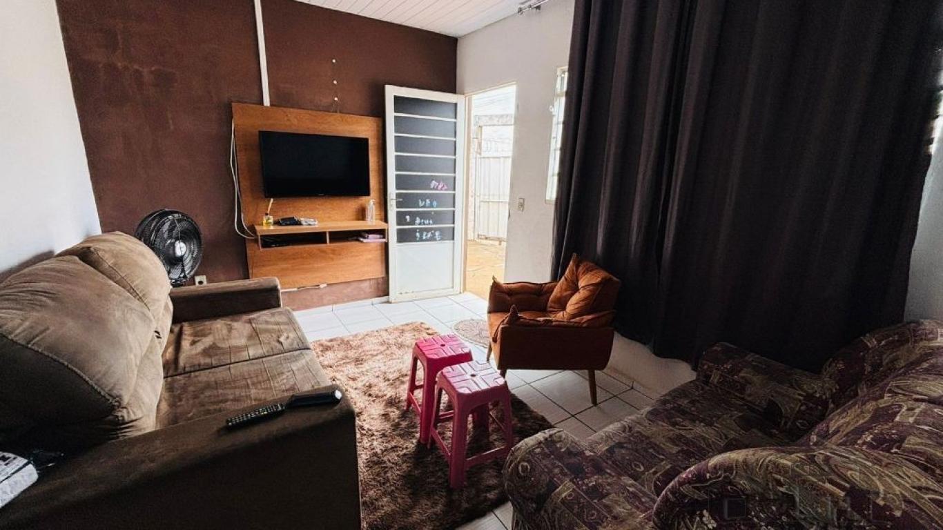CASA NA Vila São Benedito em Assis