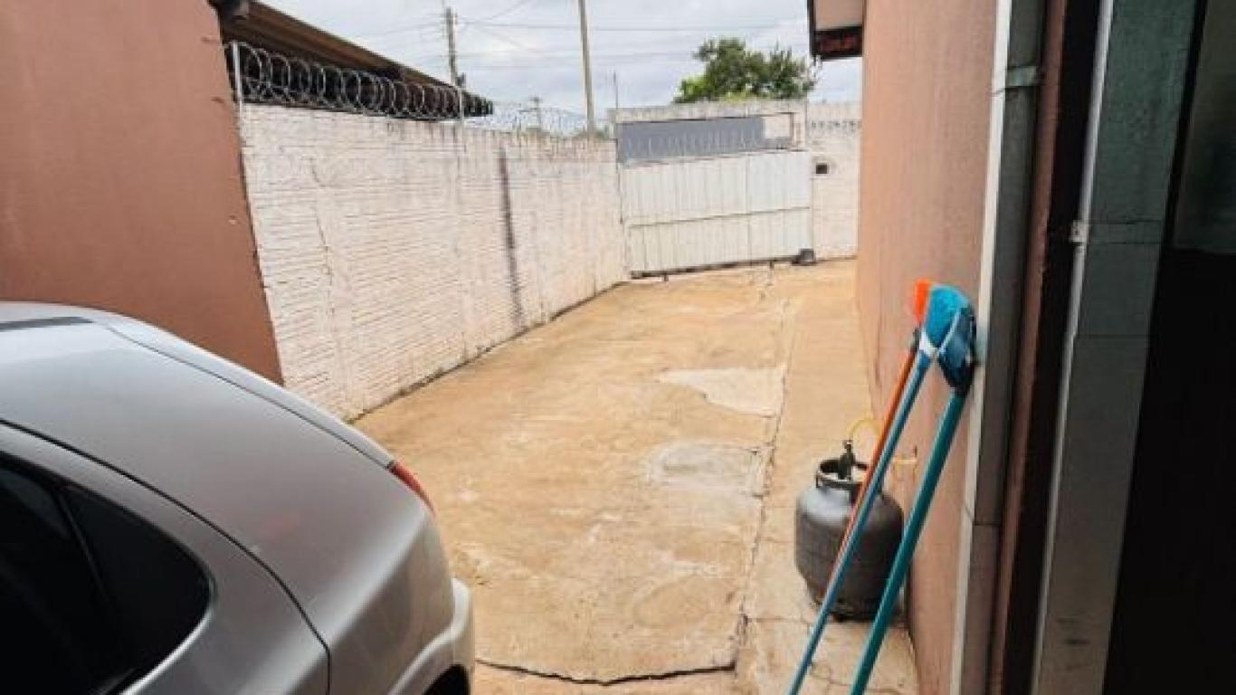 CASA NA Vila São Benedito em Assis