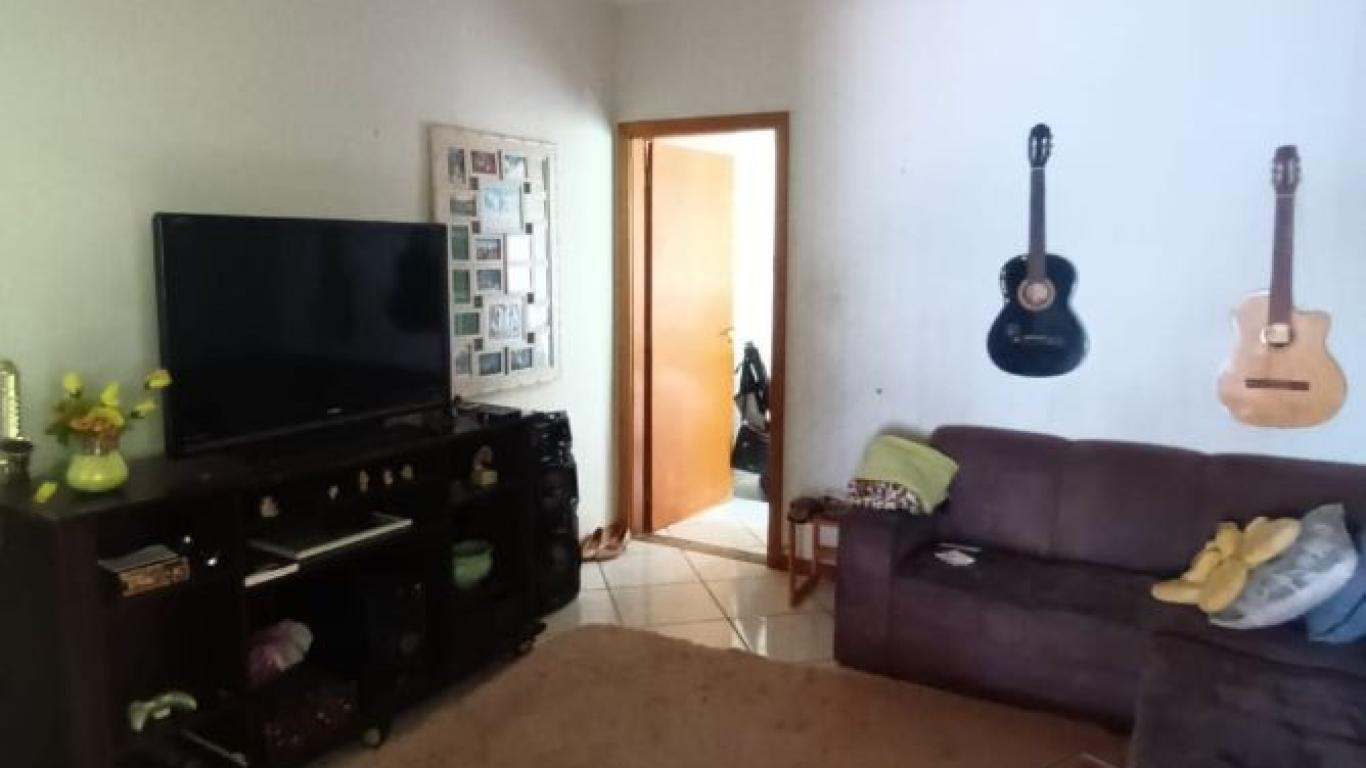 CASA NA Vila Ribeiro em Assis