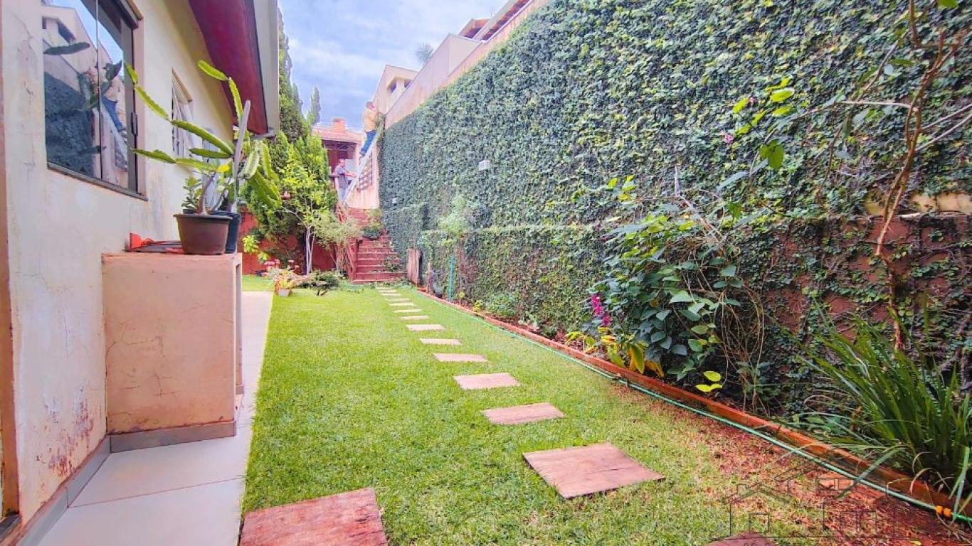 CASA NO Jardim Canadá em Assis
