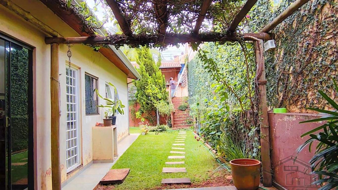 CASA NO Jardim Canadá em Assis