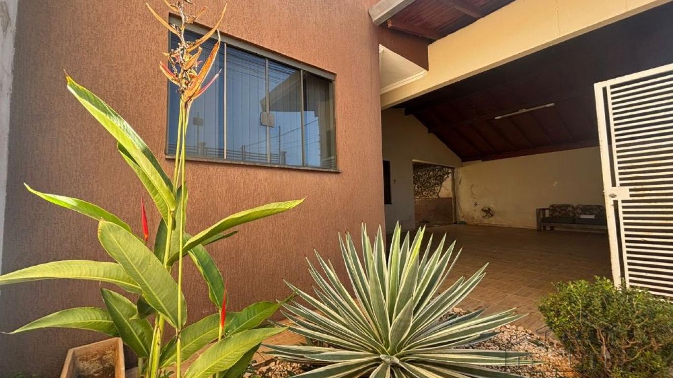 CASA NO Jardim Canadá em Assis