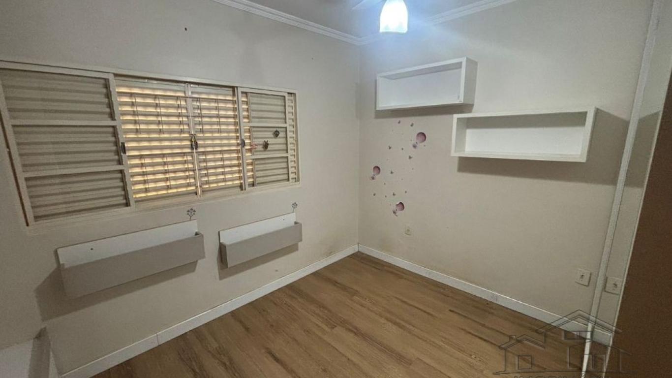 CASA NO Jardim Canadá em Assis