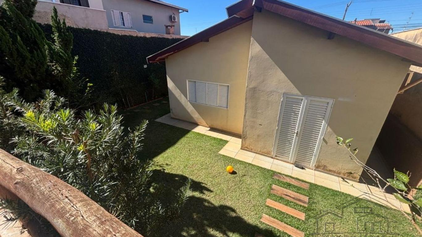 CASA NO Jardim Canadá em Assis