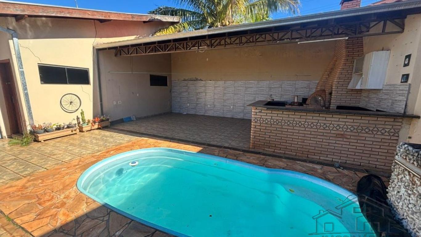 CASA NO Jardim Canadá em Assis