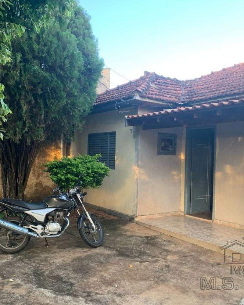 CASA NA Vila Ribeiro em Assis