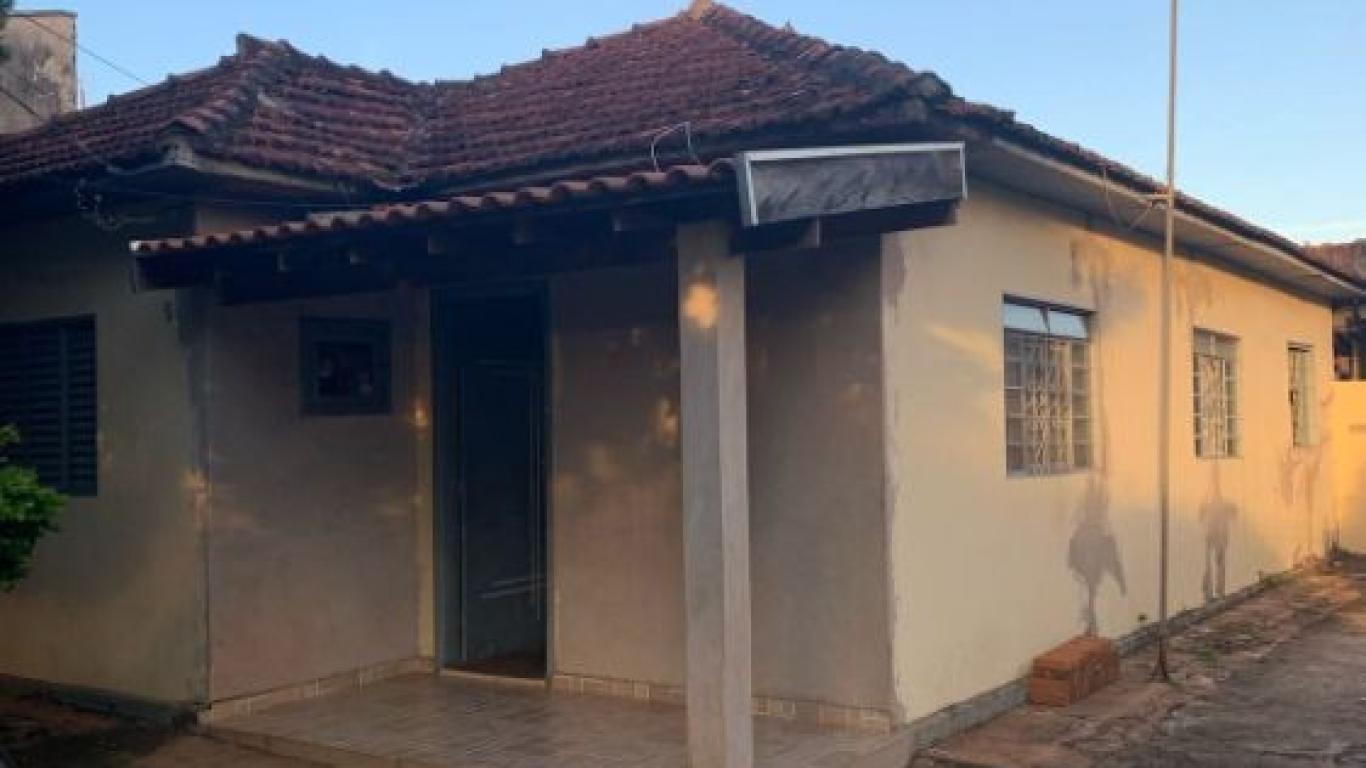 CASA NA Vila Ribeiro em Assis