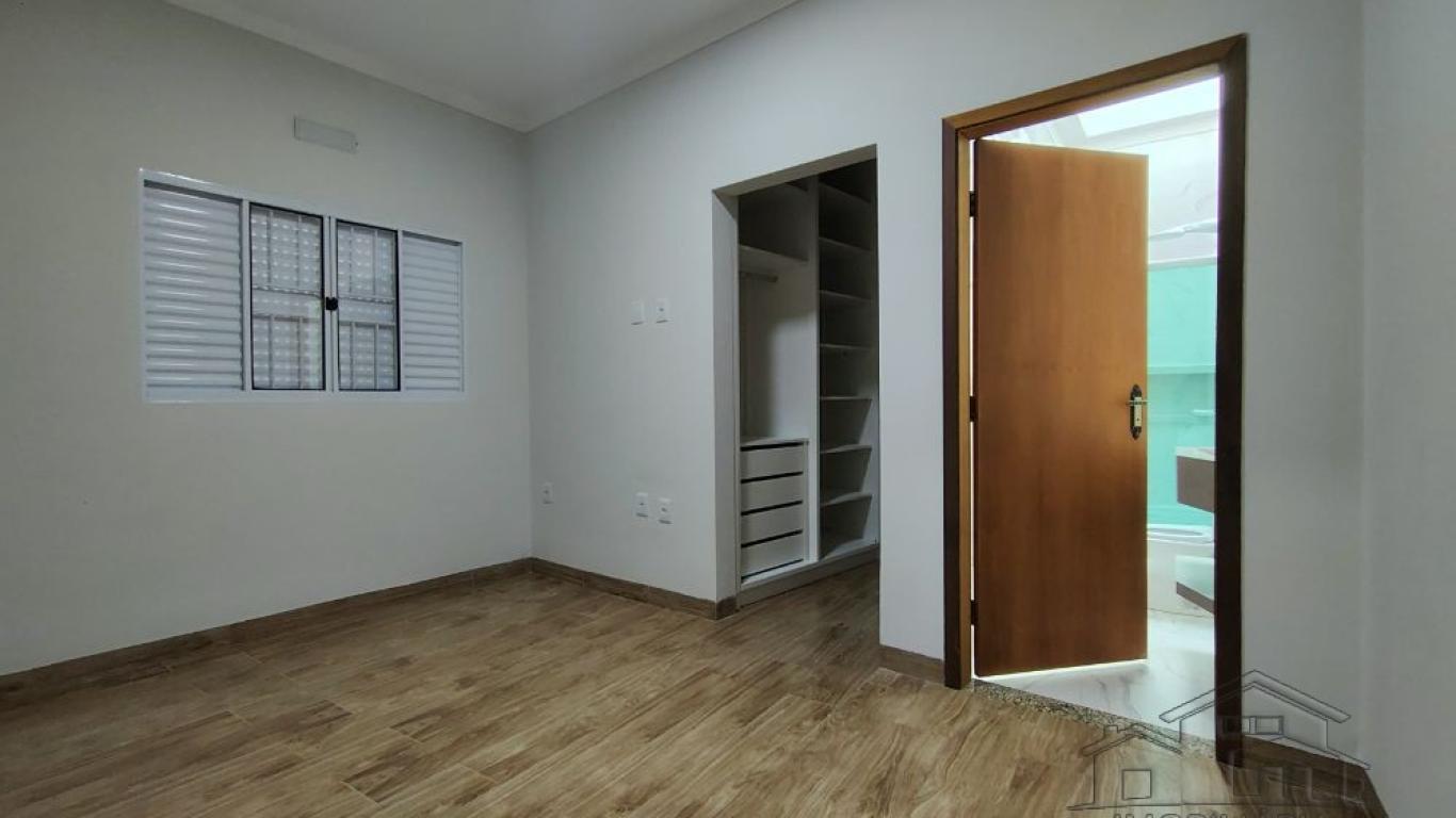 CASA NA Vila Central em Assis